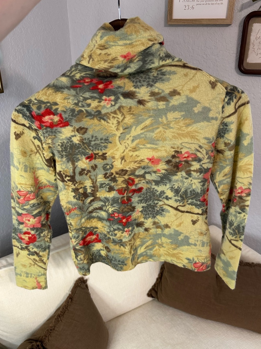 Y2K Talbots Cashmere Cowl Neck Sweater in Cream, Green & Red - Picture 3 of 3